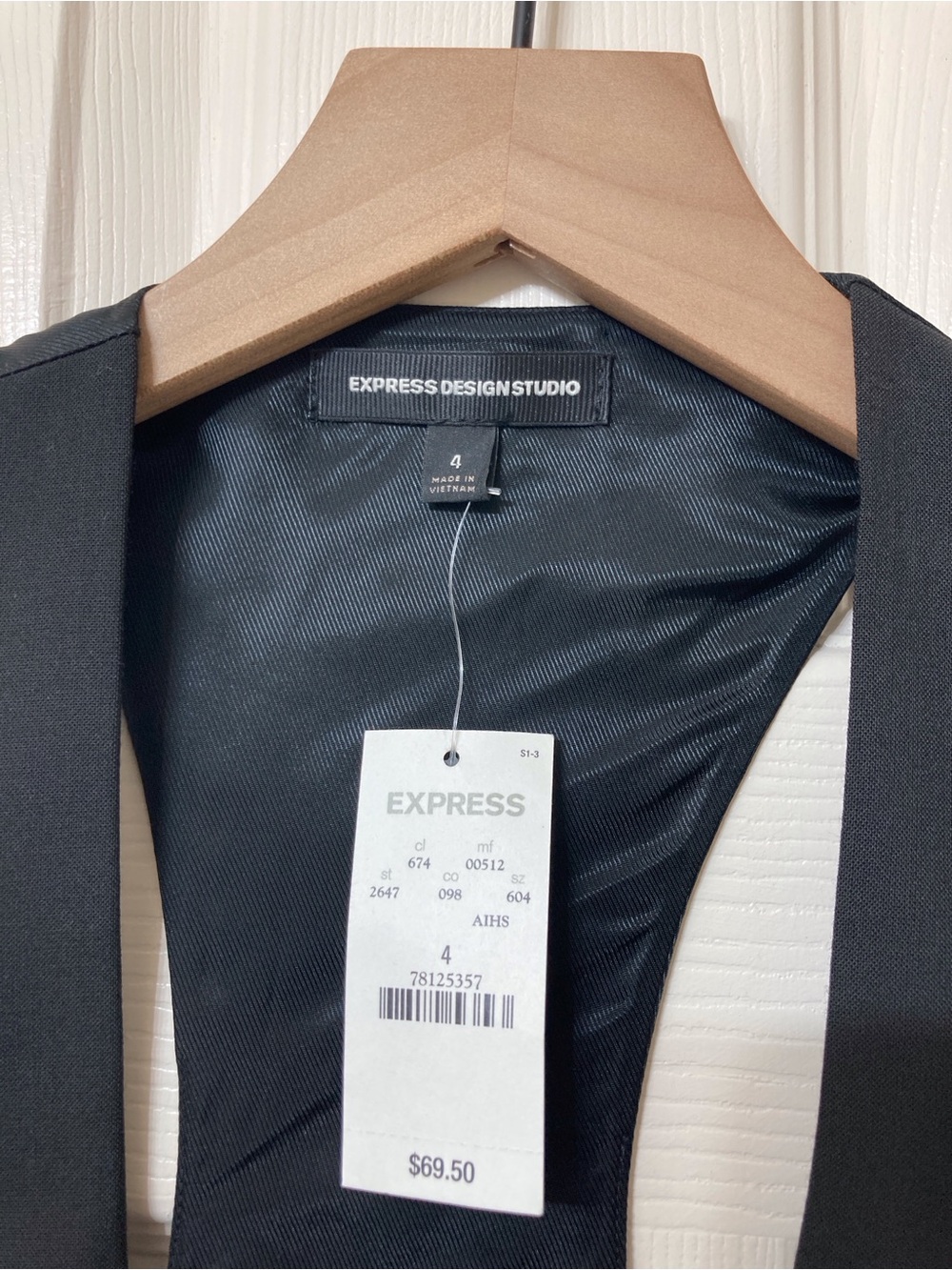 Express Women’s Black Tailored Racerback Tuxedo Suit Vest 4 Office Modern Preppy - Picture 2 of 7